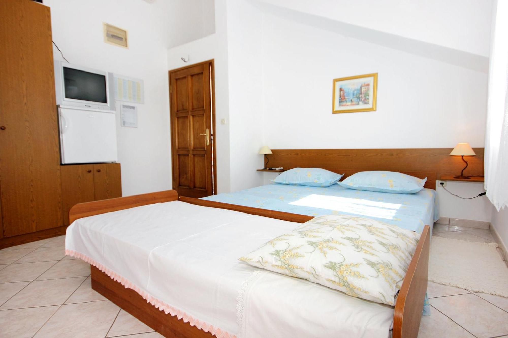 Apartments By The Sea Sevid, Trogir - 9468 Номер фото
